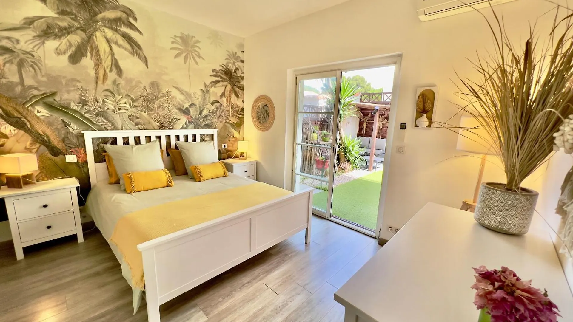 Les Cactus Frejus Plage 0*,  France